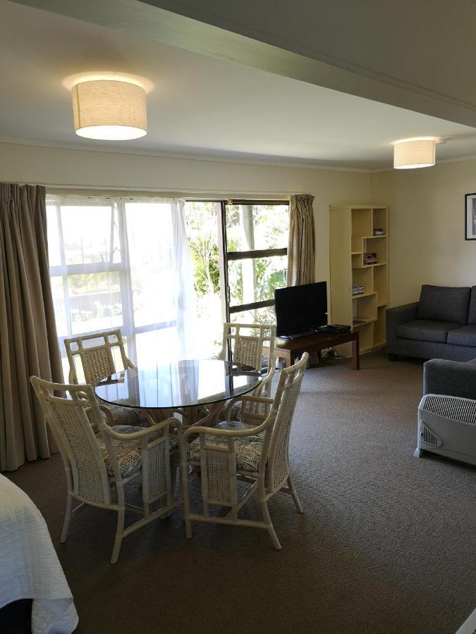 Opua Boutique Seaview Motel Exterior foto